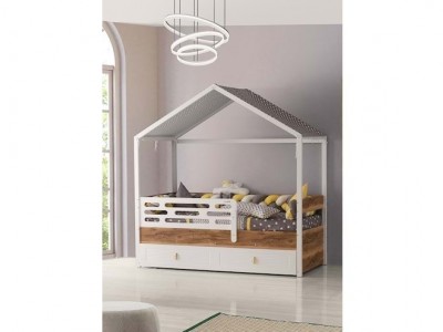 Pelit Çatılı Montessori