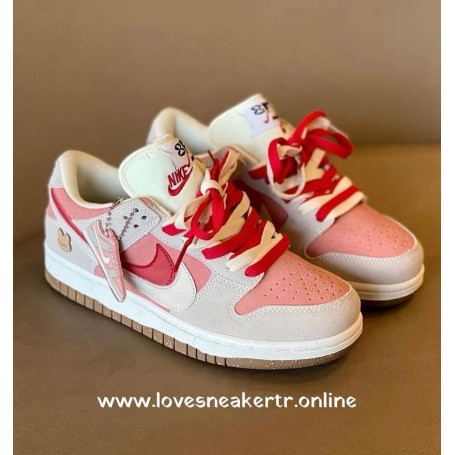 Nike Dunk Swoosh Pink